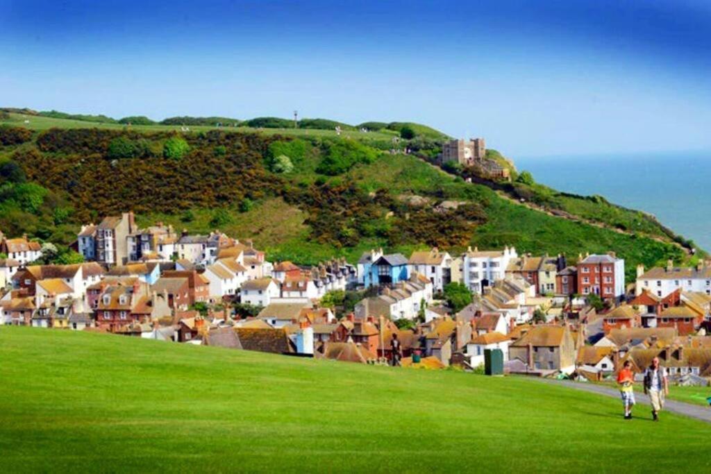 Charming, Bright, Hilltop Apartment. Hastings Exteriör bild
